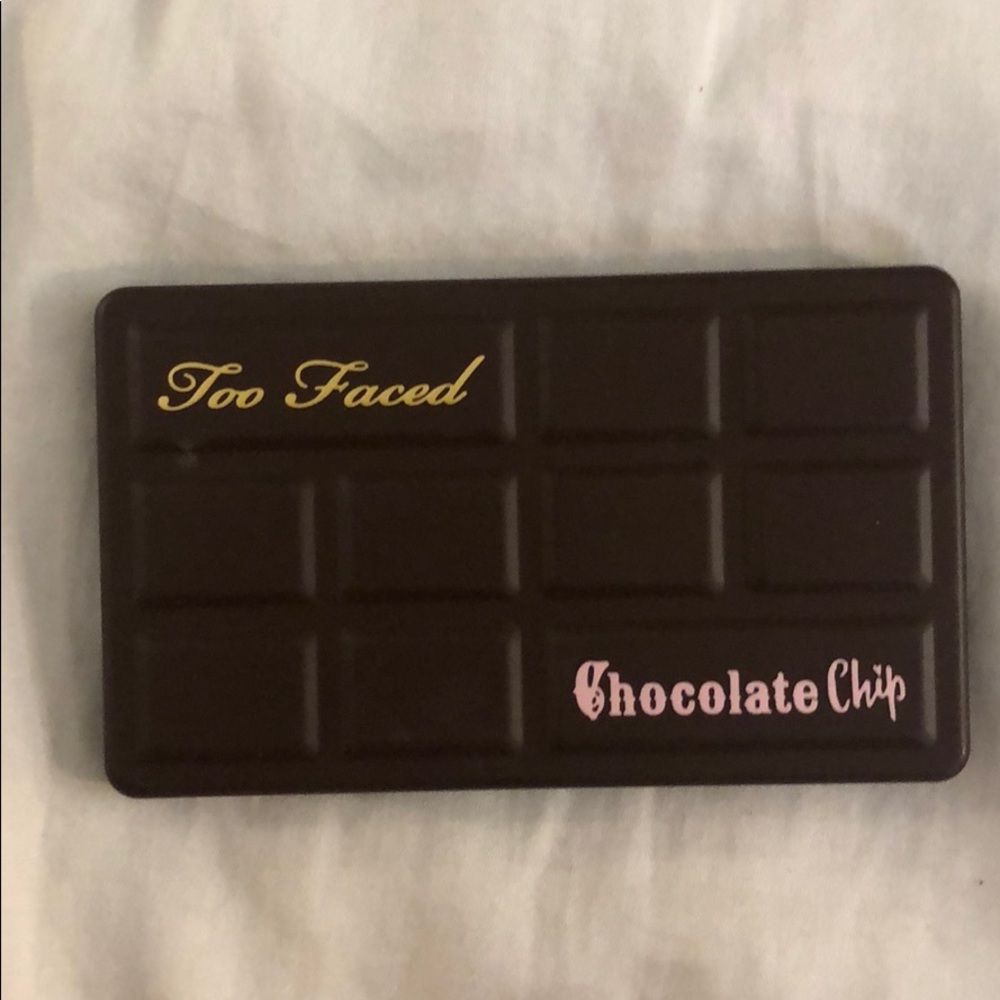 Too faced matte chocolate chip